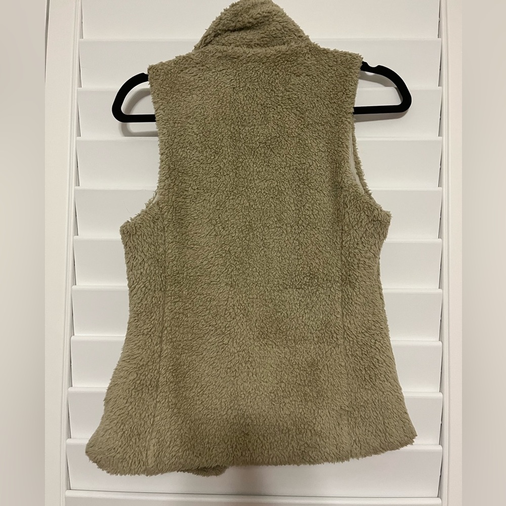 Patagonia Ladies Los Gatos Fleece Vest - Picture 4 of 5